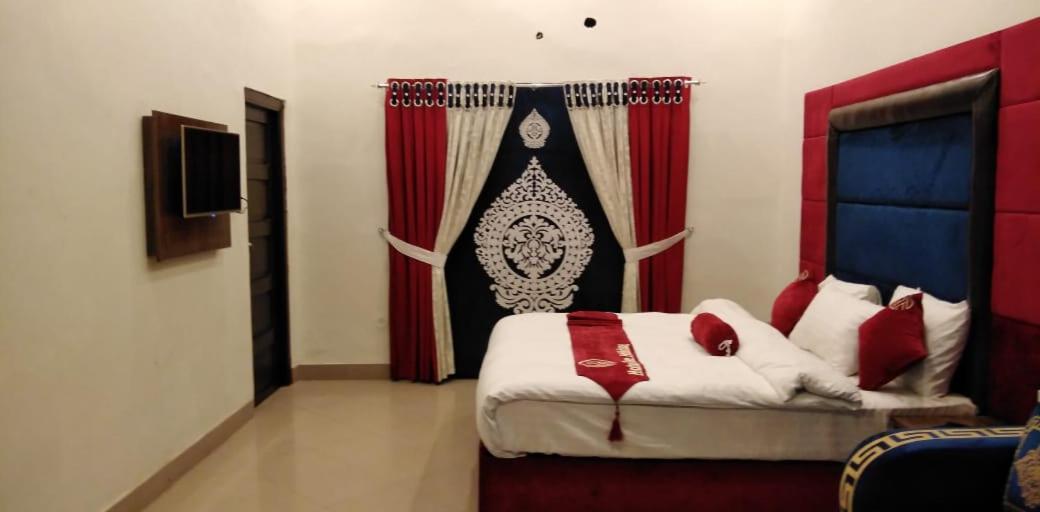Hotel The Holiday Lahore Luaran gambar