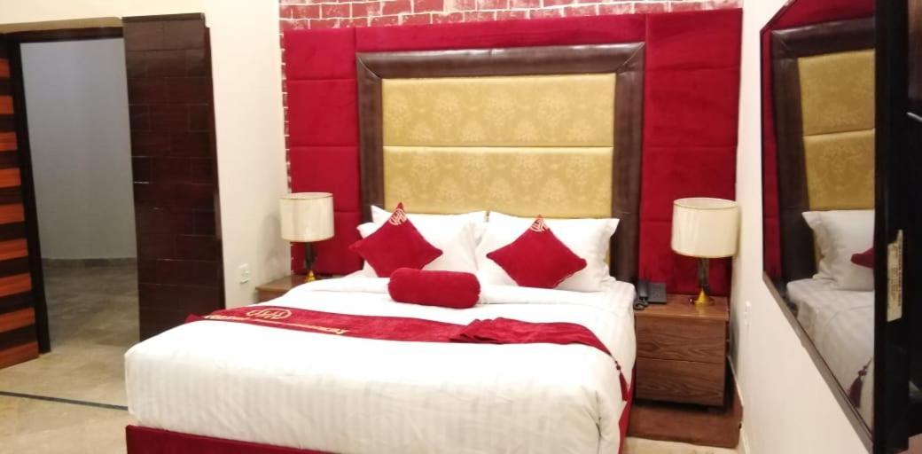 Hotel The Holiday Lahore Luaran gambar