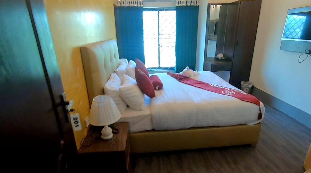 Hotel The Holiday Lahore Luaran gambar